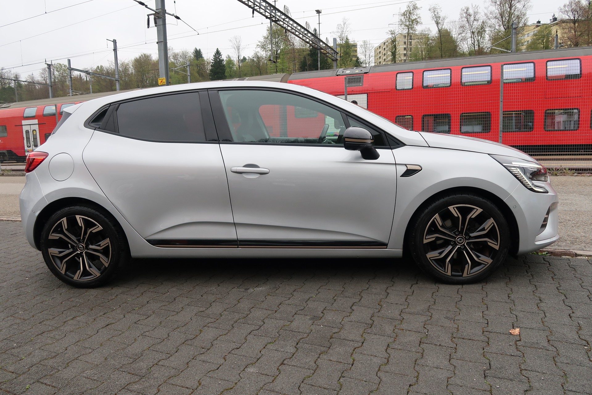 RENAULT Clio 1.6 E-Tech Lutecia-image-4