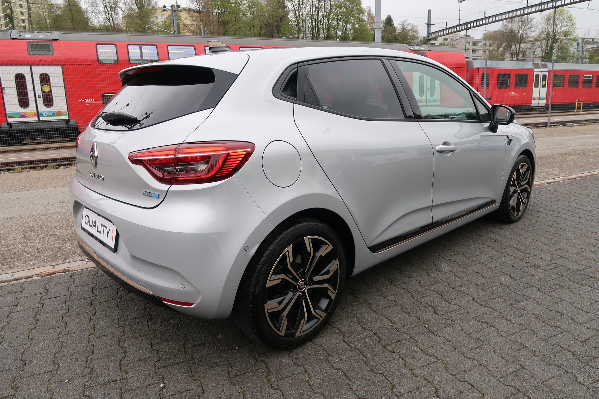 RENAULT Clio 1.6 E-Tech Lutecia-image-5