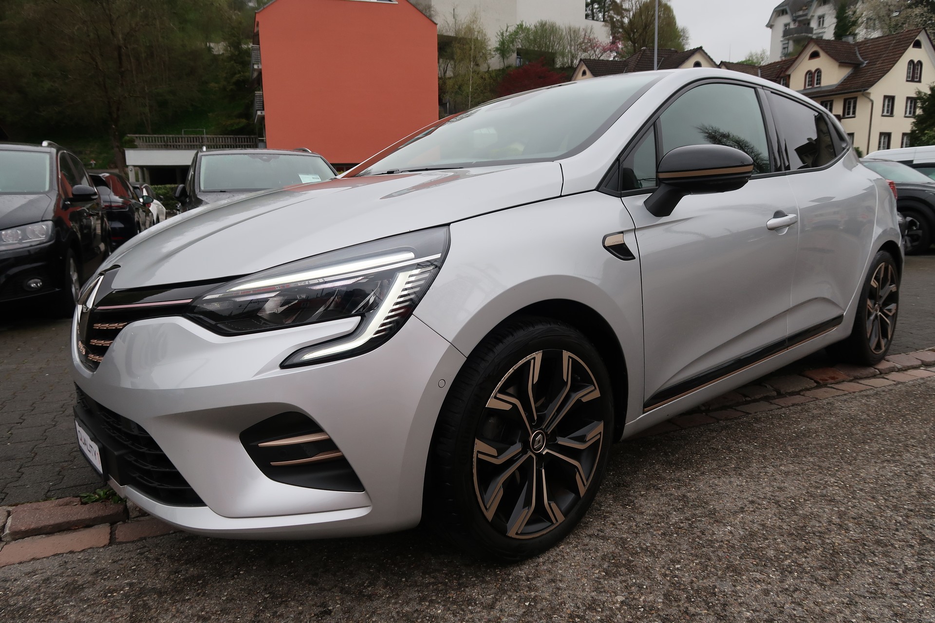 RENAULT Clio 1.6 E-Tech Lutecia-image-0