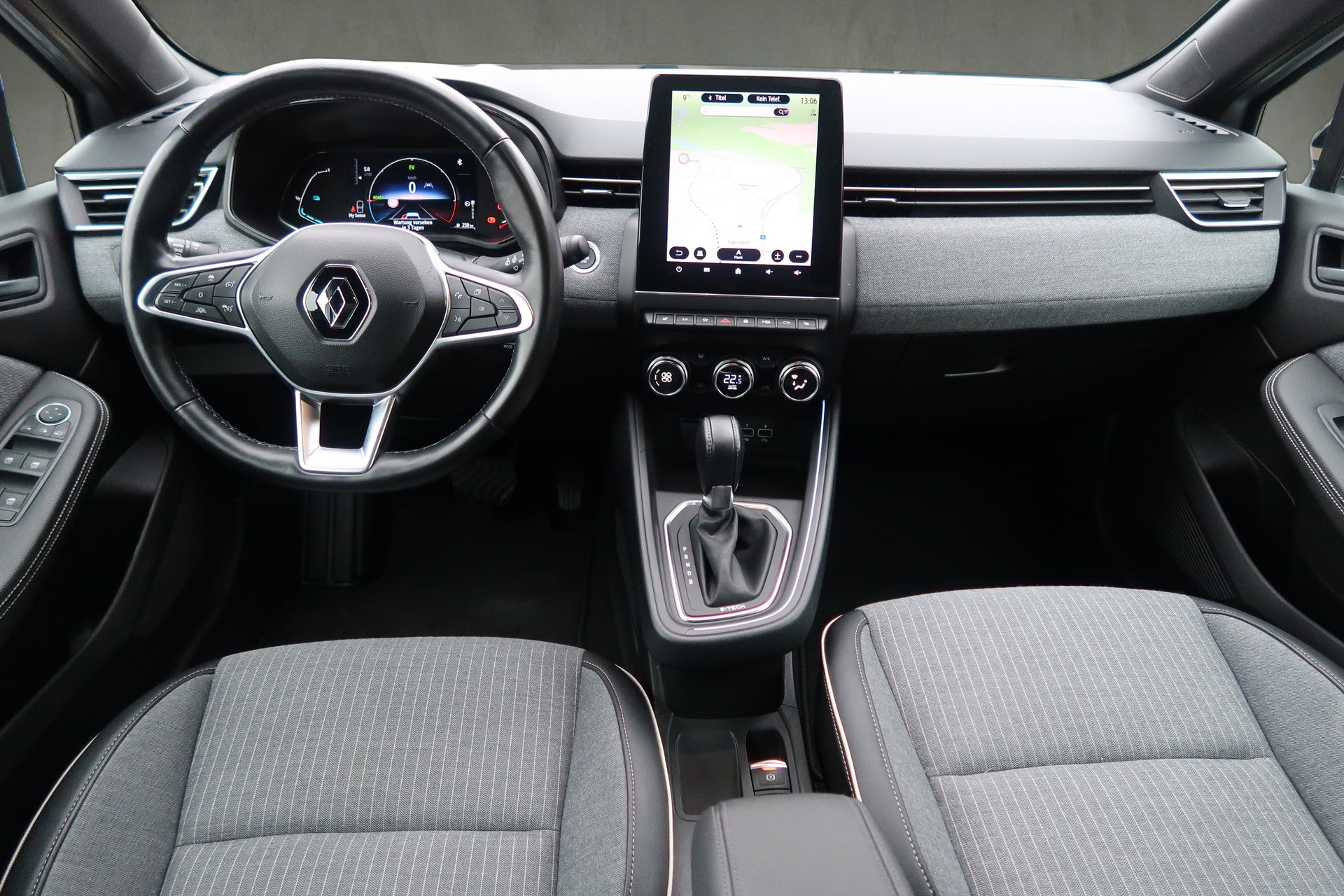 RENAULT Clio 1.6 E-Tech Lutecia-image-10