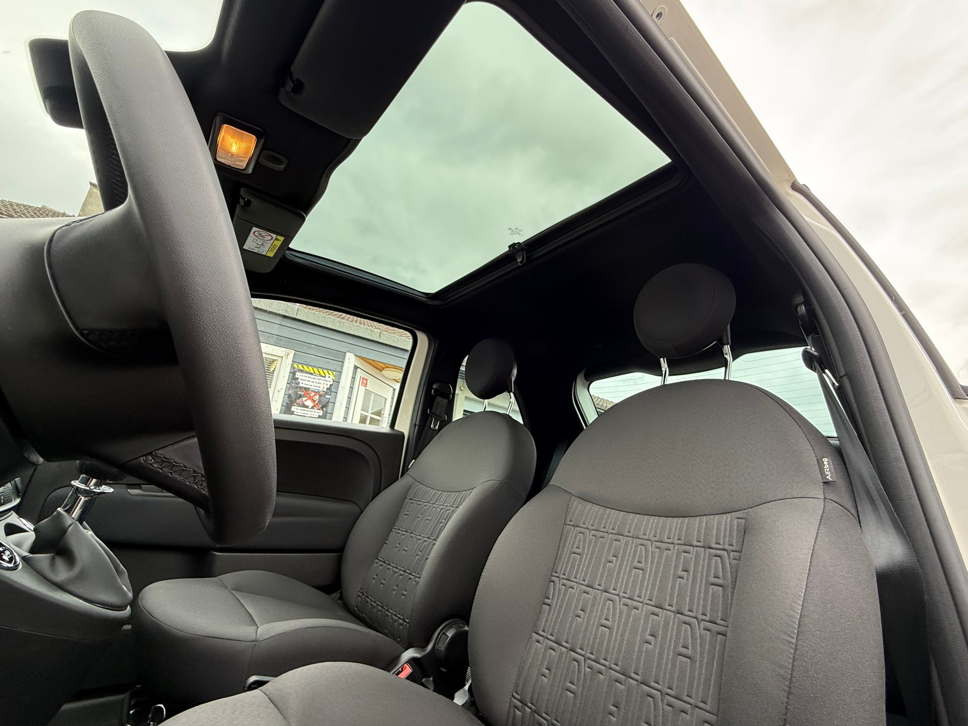 FIAT 500 1.0 Hybrid Lounge-image-19