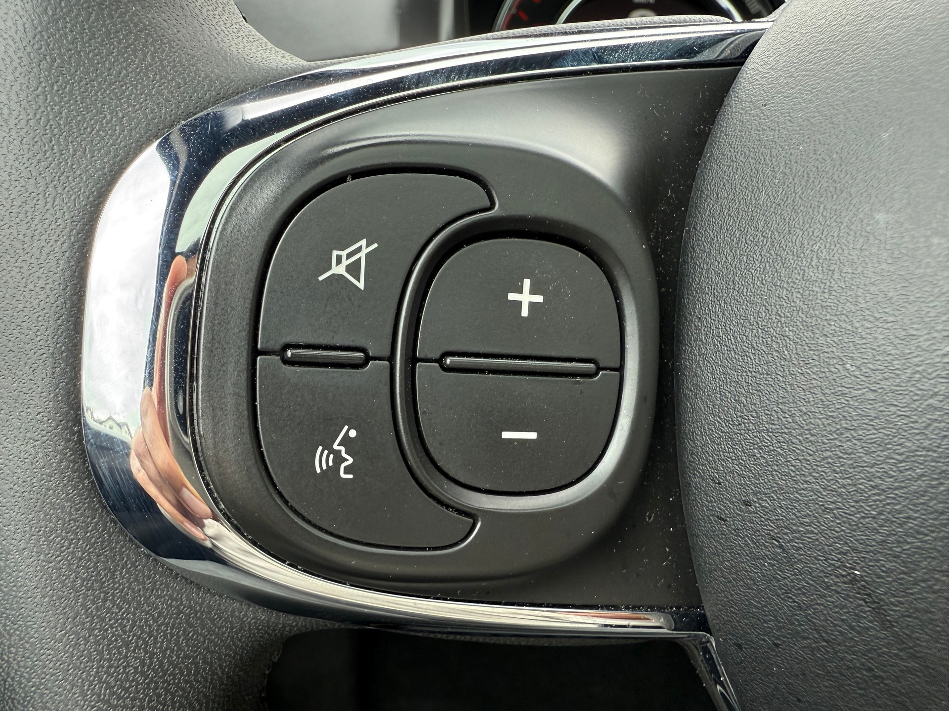 FIAT 500 1.0 Hybrid Lounge-image-17