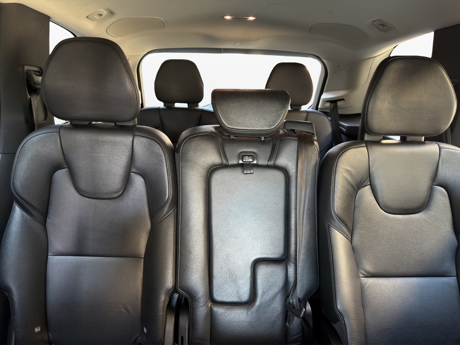 VOLVO XC90 D5 AWD Momentum Geartronic 7 Plätze-image-17