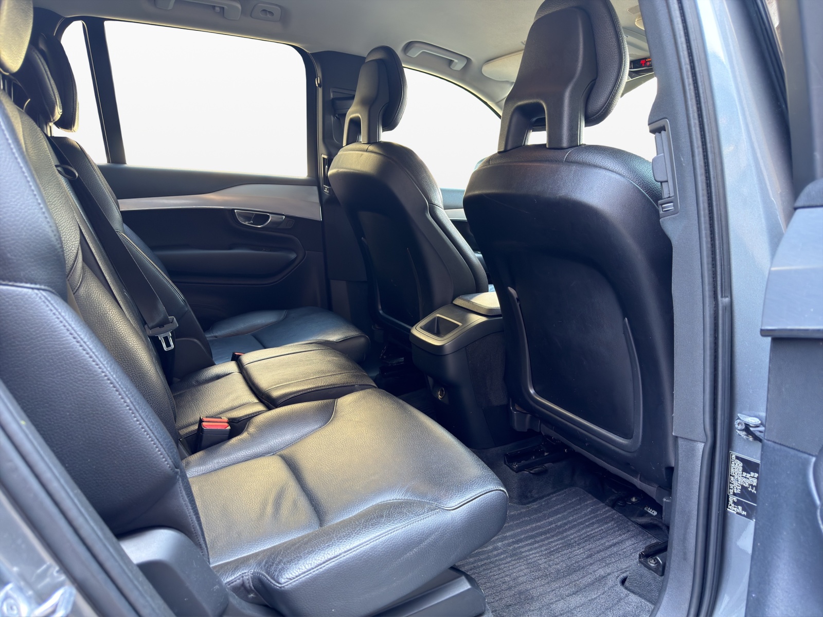 VOLVO XC90 D5 AWD Momentum Geartronic 7 Plätze-image-18
