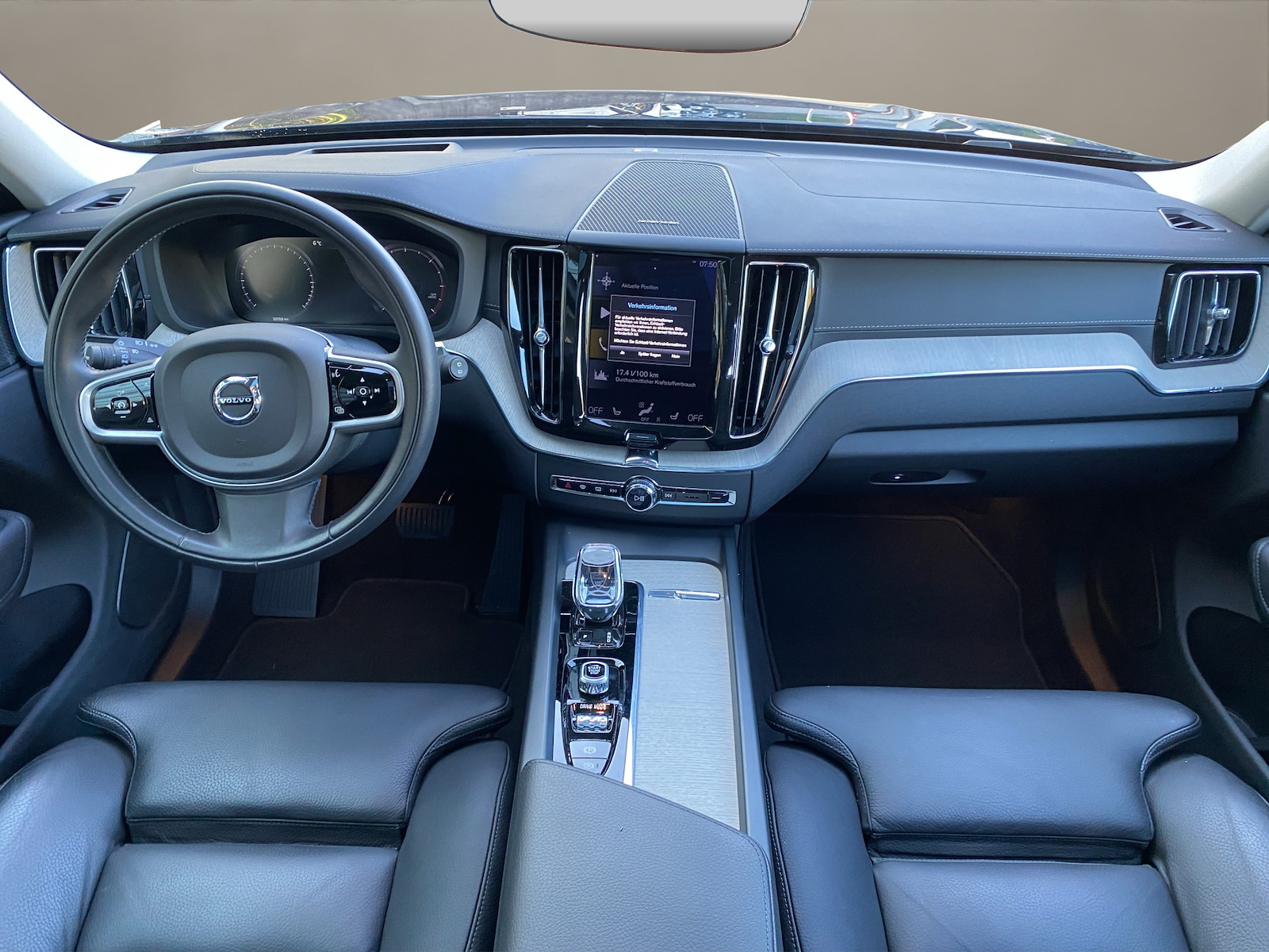 VOLVO XC60 2.0 B4 MH Inscription AWD-image-12