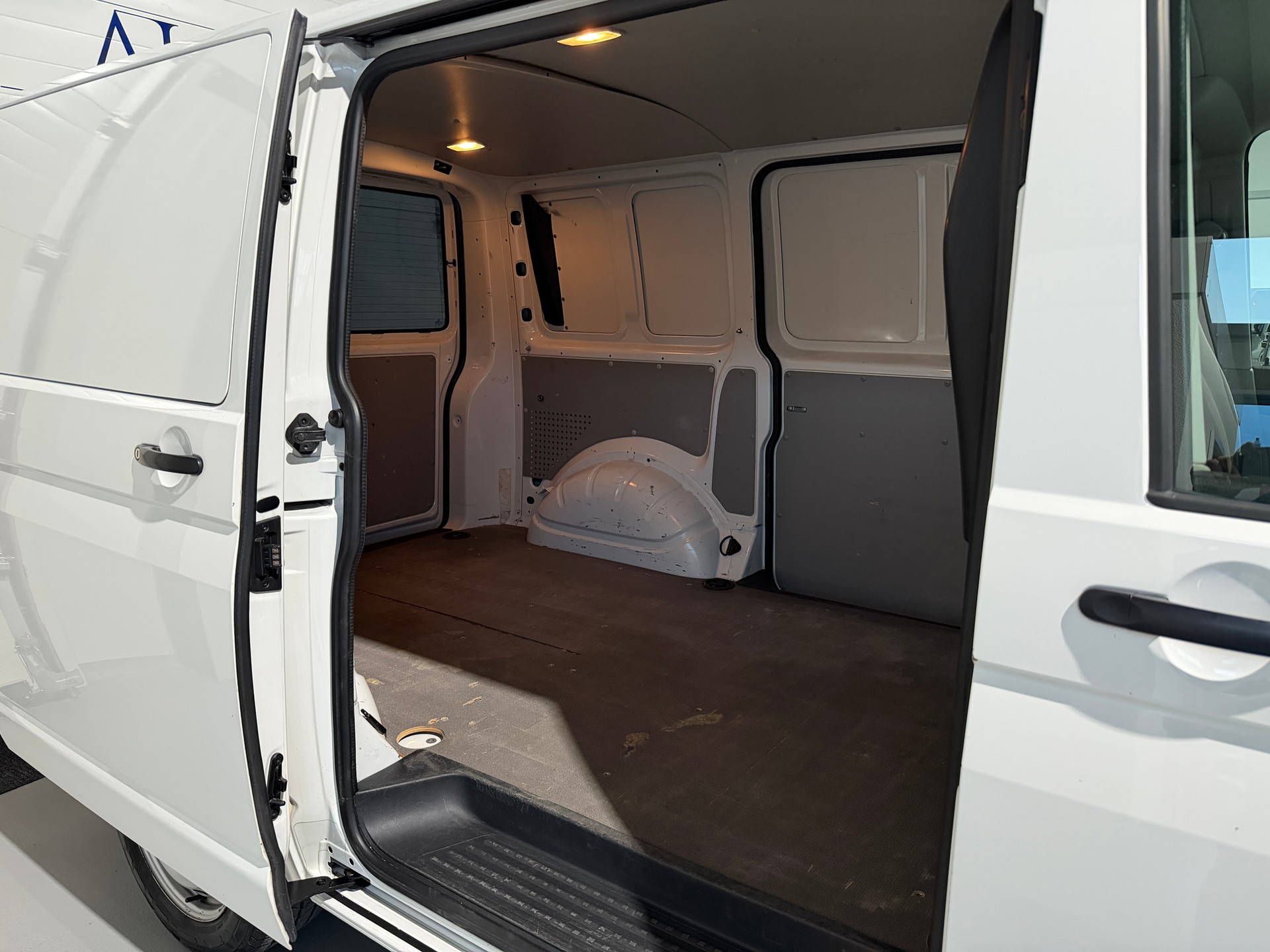 VW T6 2.0 TDI Euro 6 (CH) AHK 2.2T / 2 Schiebetüren / erh. Gesamtgewicht 3000KG-image-8