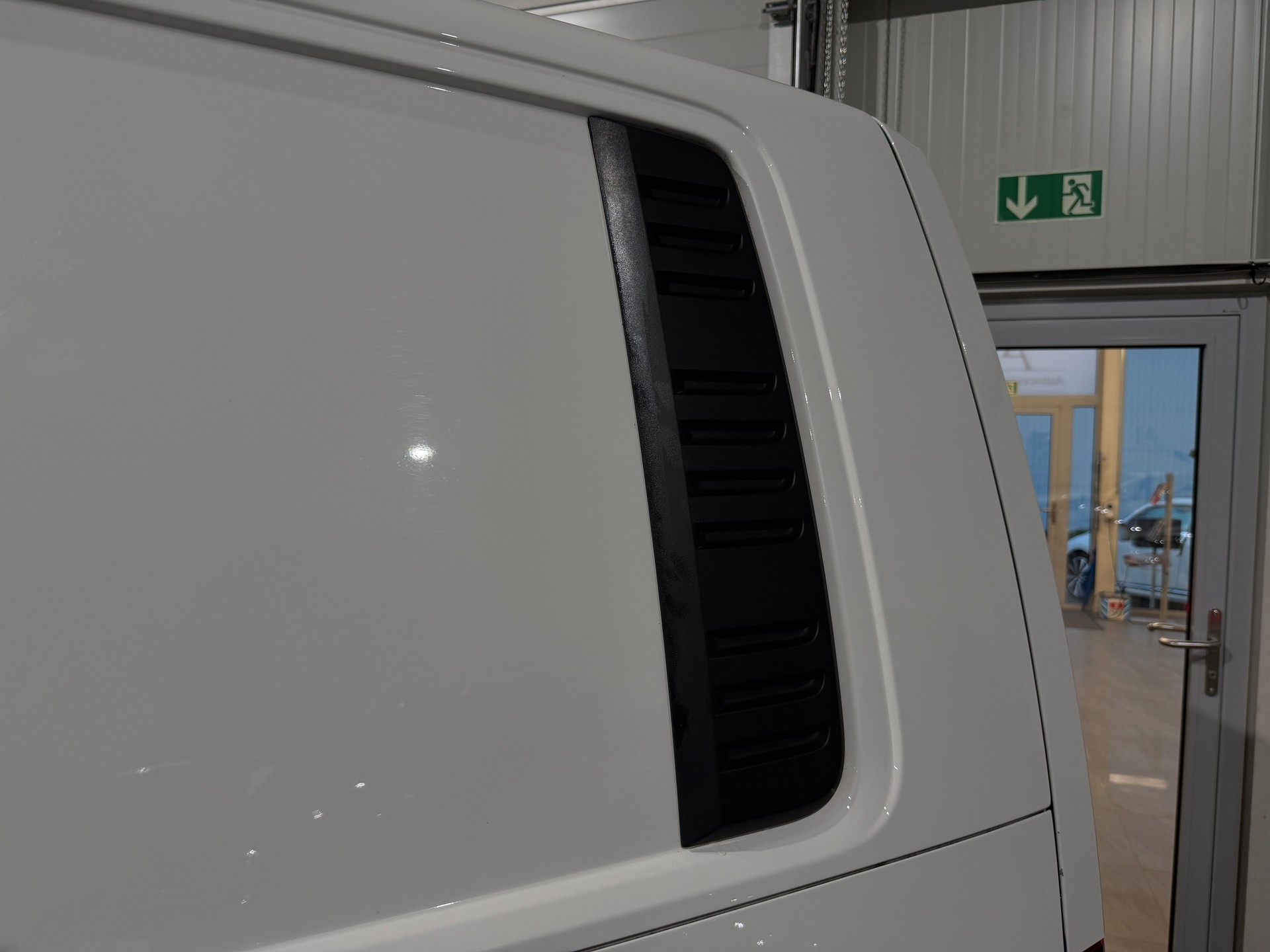 VW T6 2.0 TDI Euro 6 (CH) AHK 2.2T / 2 Schiebetüren / erh. Gesamtgewicht 3000KG-image-7