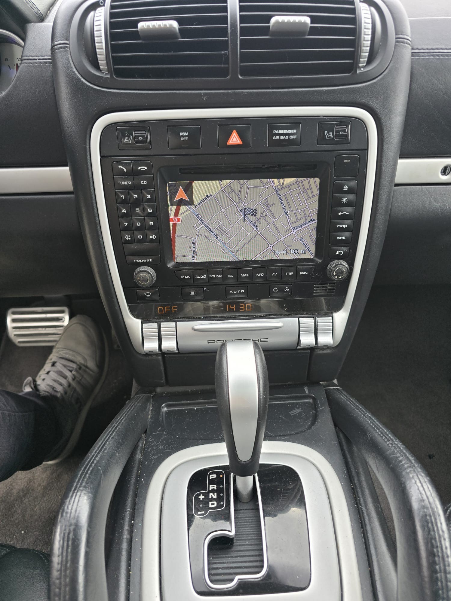 PORSCHE Cayenne S-image-12