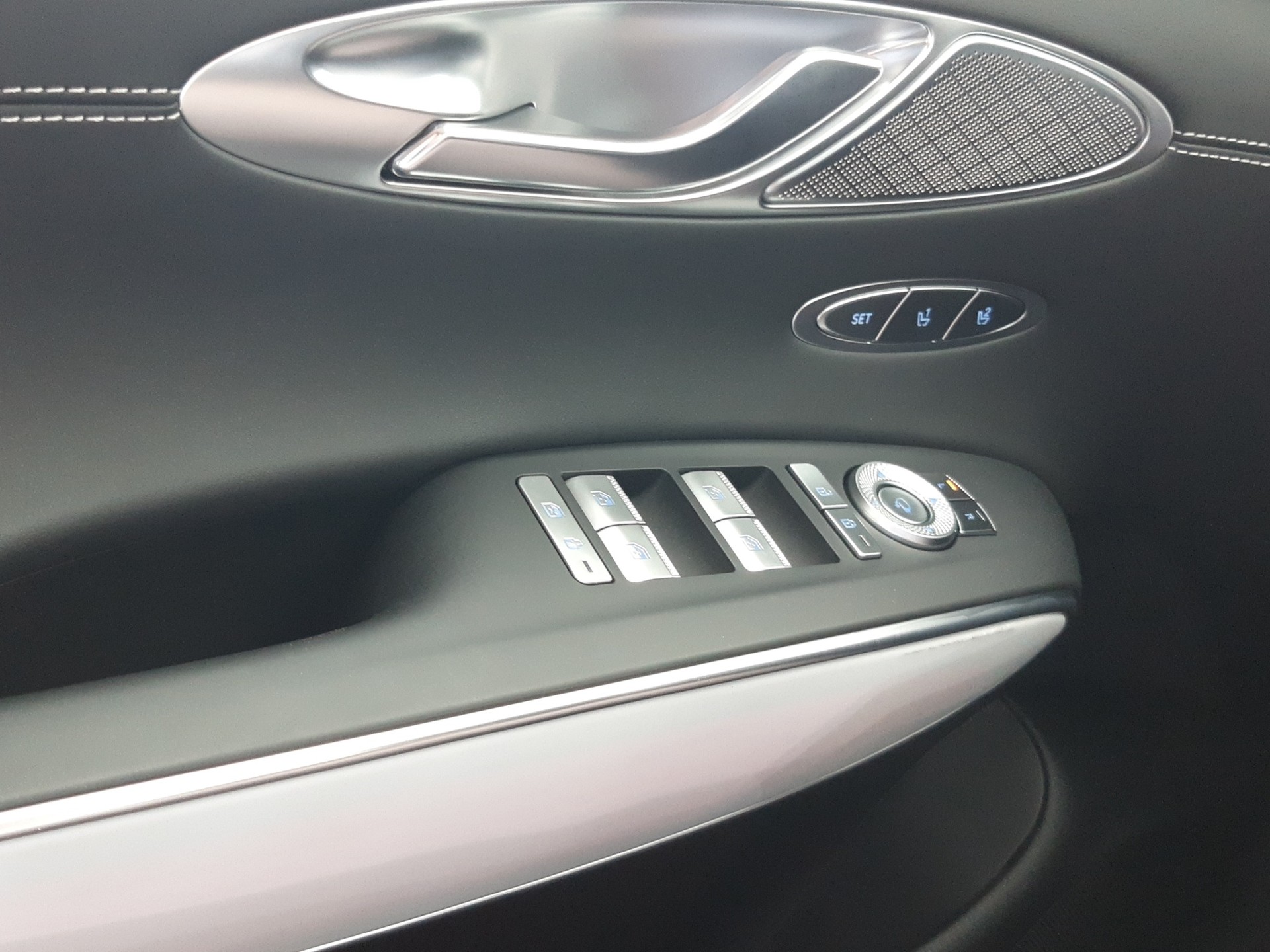 GENESIS GV70 Dual Motor Sport AWD-image-13