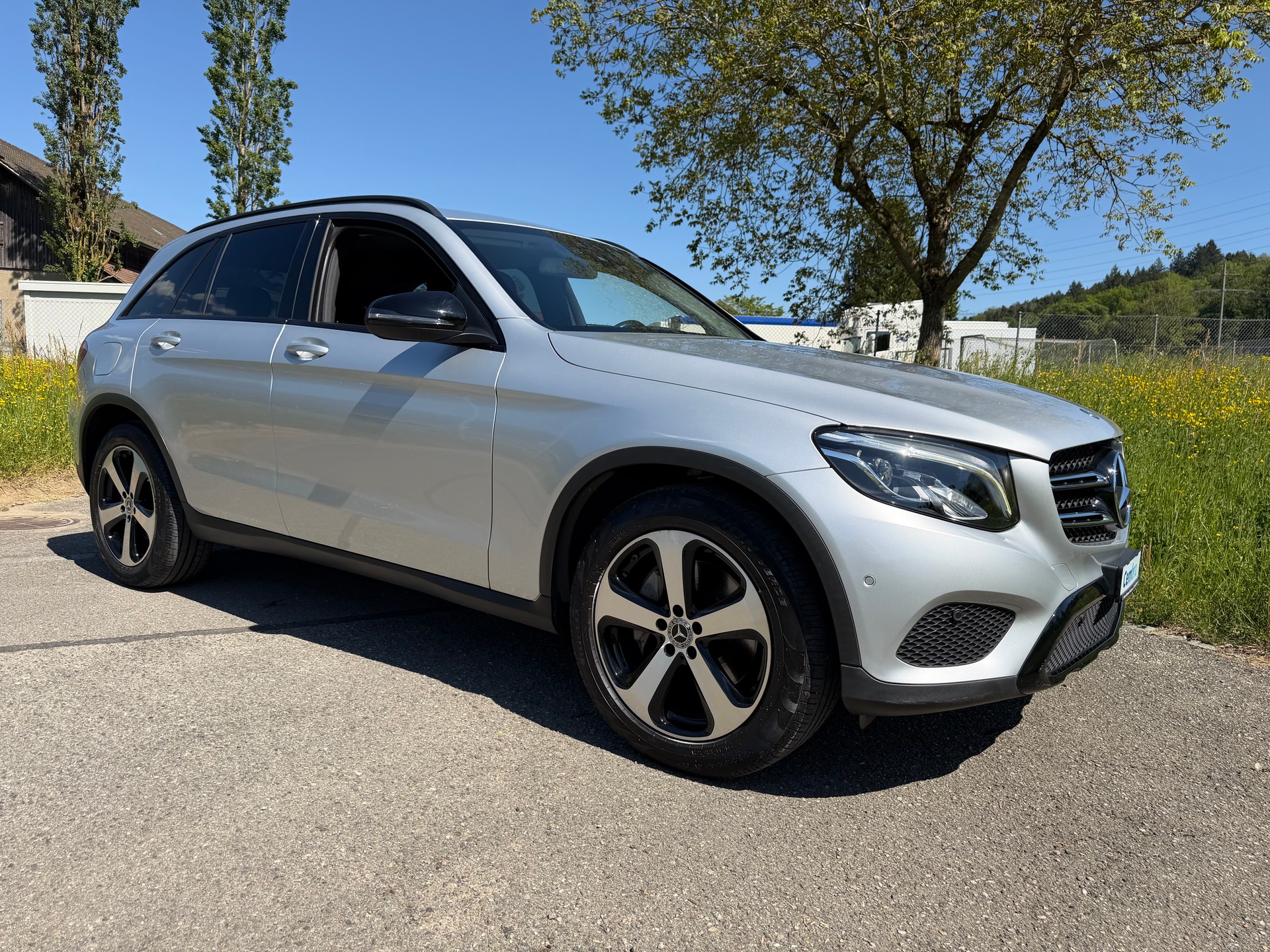 MERCEDES-BENZ GLC 250 D EXCLUSIVE 4MATIC 9G-TRONIC. FRISCH AB MFK. TOP AUSSTATTUNG. CH WAGEN. NUR 59`000 KM. SEHR GEPFLEGT. .-showroom-element-2
