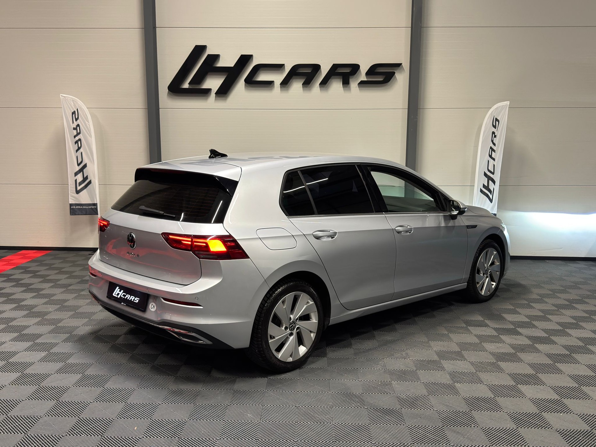 VW Golf VIII 2.0 TDI Style DSG-image-2