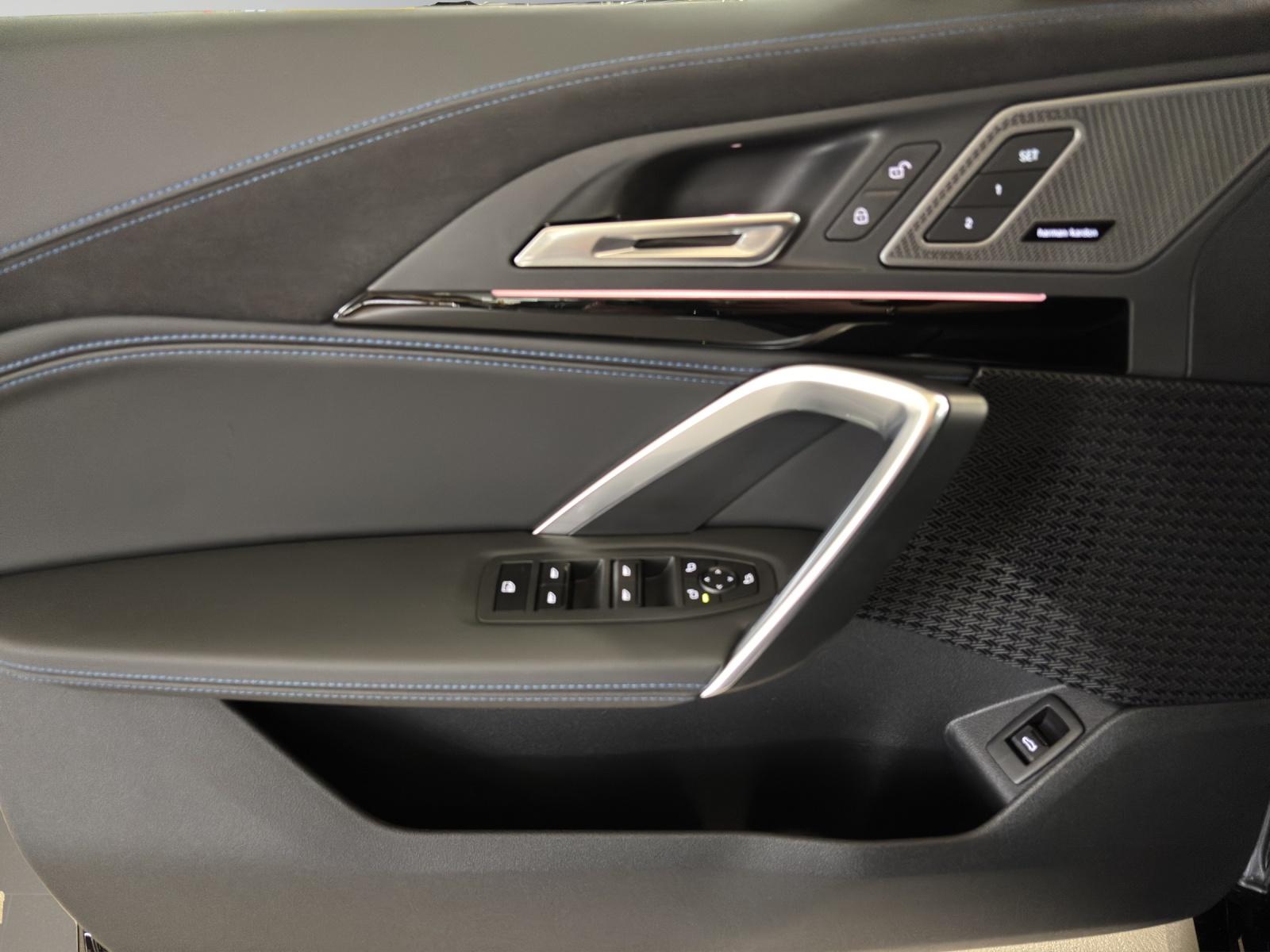 BMW X1 23d xDrive paddles-image-7