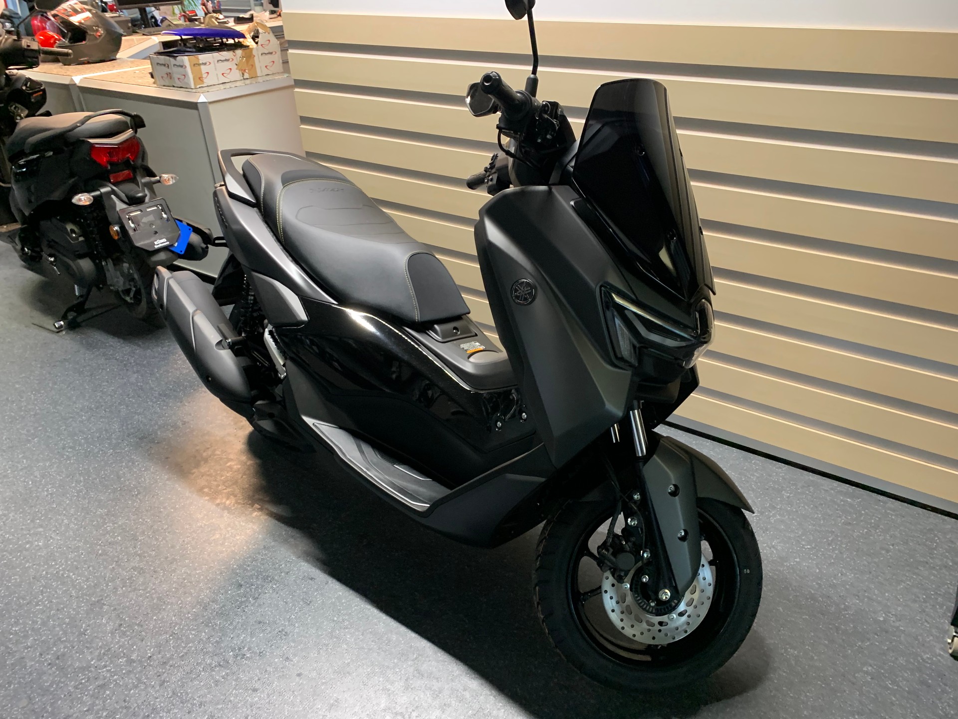 YAMAHA N-Max GPD 125-showroom-element-1