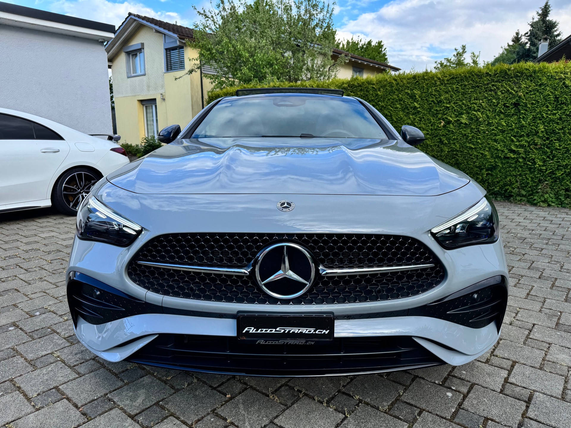 MERCEDES-BENZ CLE 300 e Coupé AMG Line 9G-Tronic-showroom-element-1