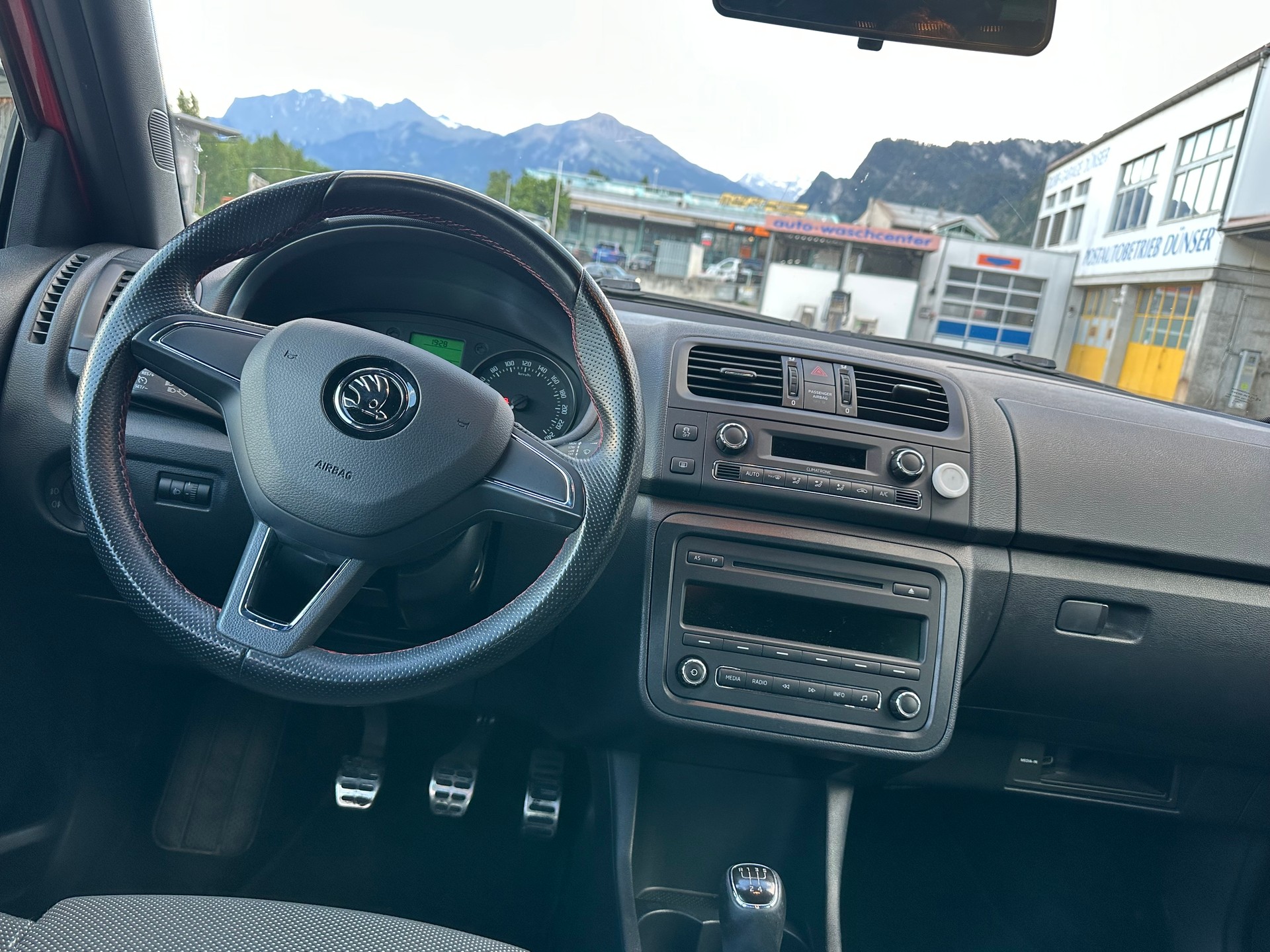 SKODA Fabia 1.6 TDI Monte Carlo-image-4