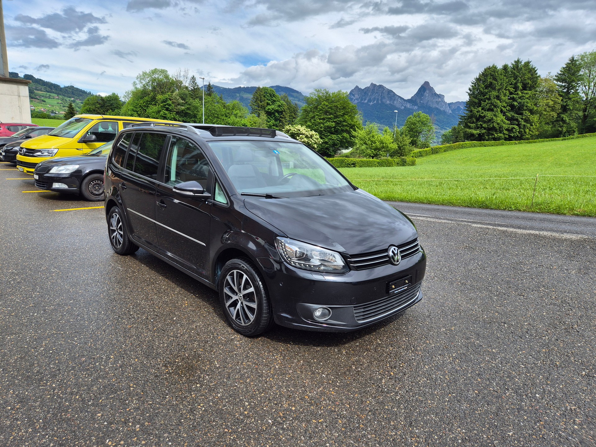 VW Touran 2.0 TDI Highline DSG-image-3