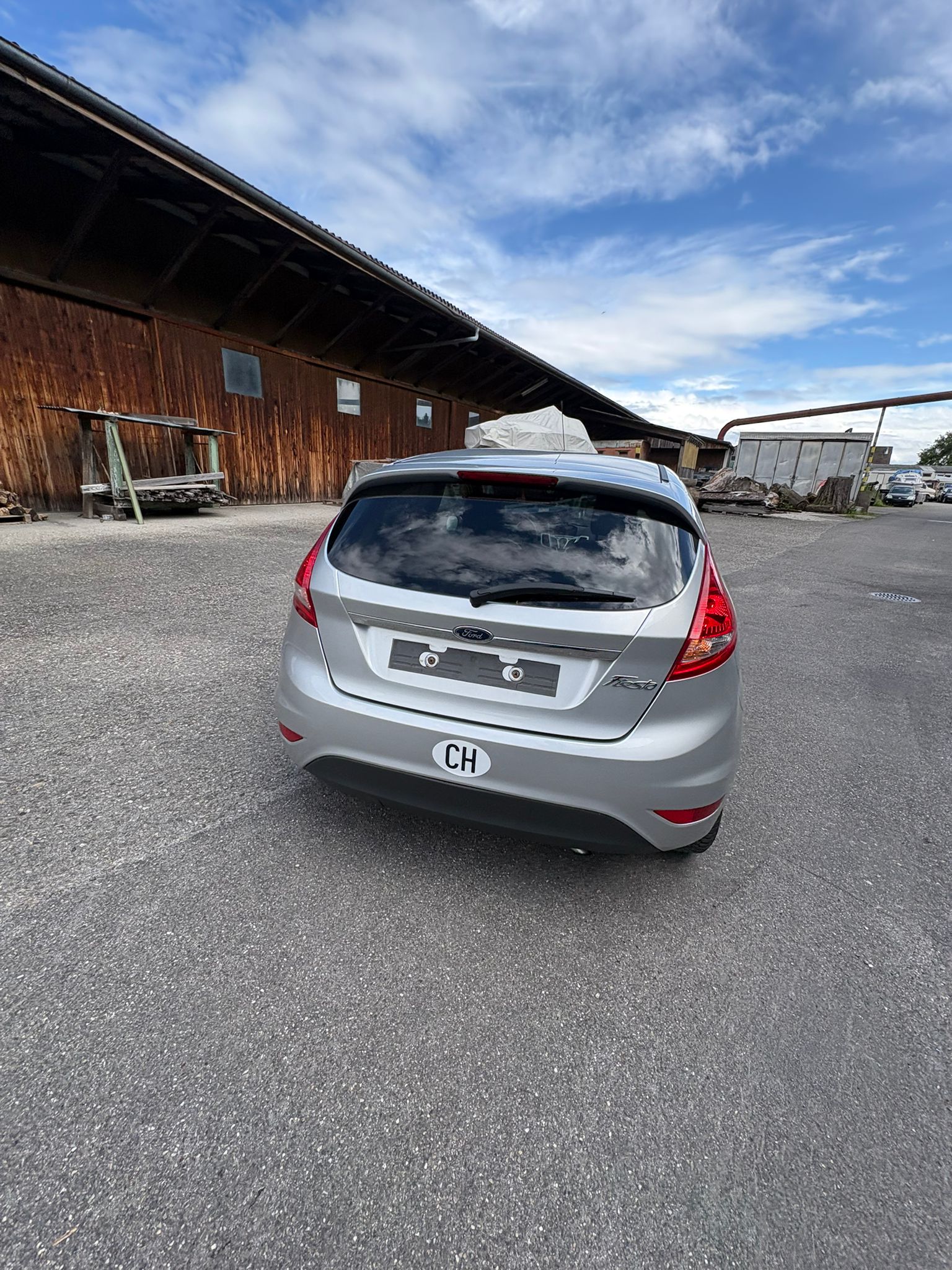 FORD Titanium-image-2