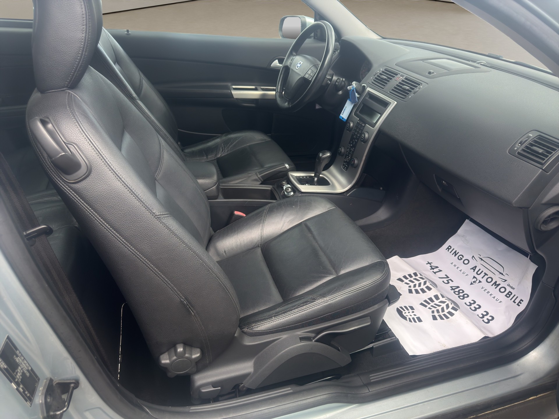 VOLVO C30 D5 Summum Geartronic-image-12