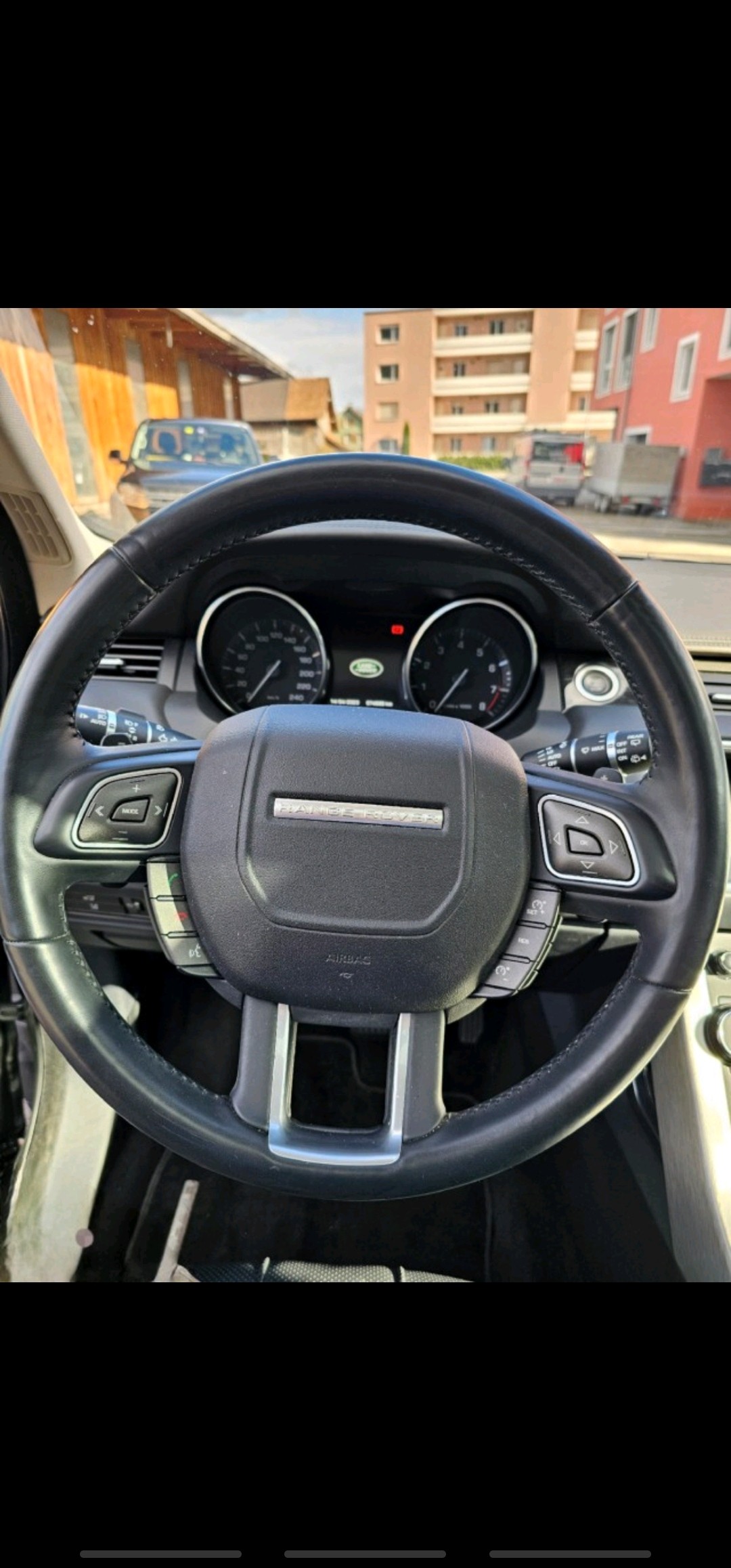 LAND ROVER 2.0 Si4 Autobiography-image-4