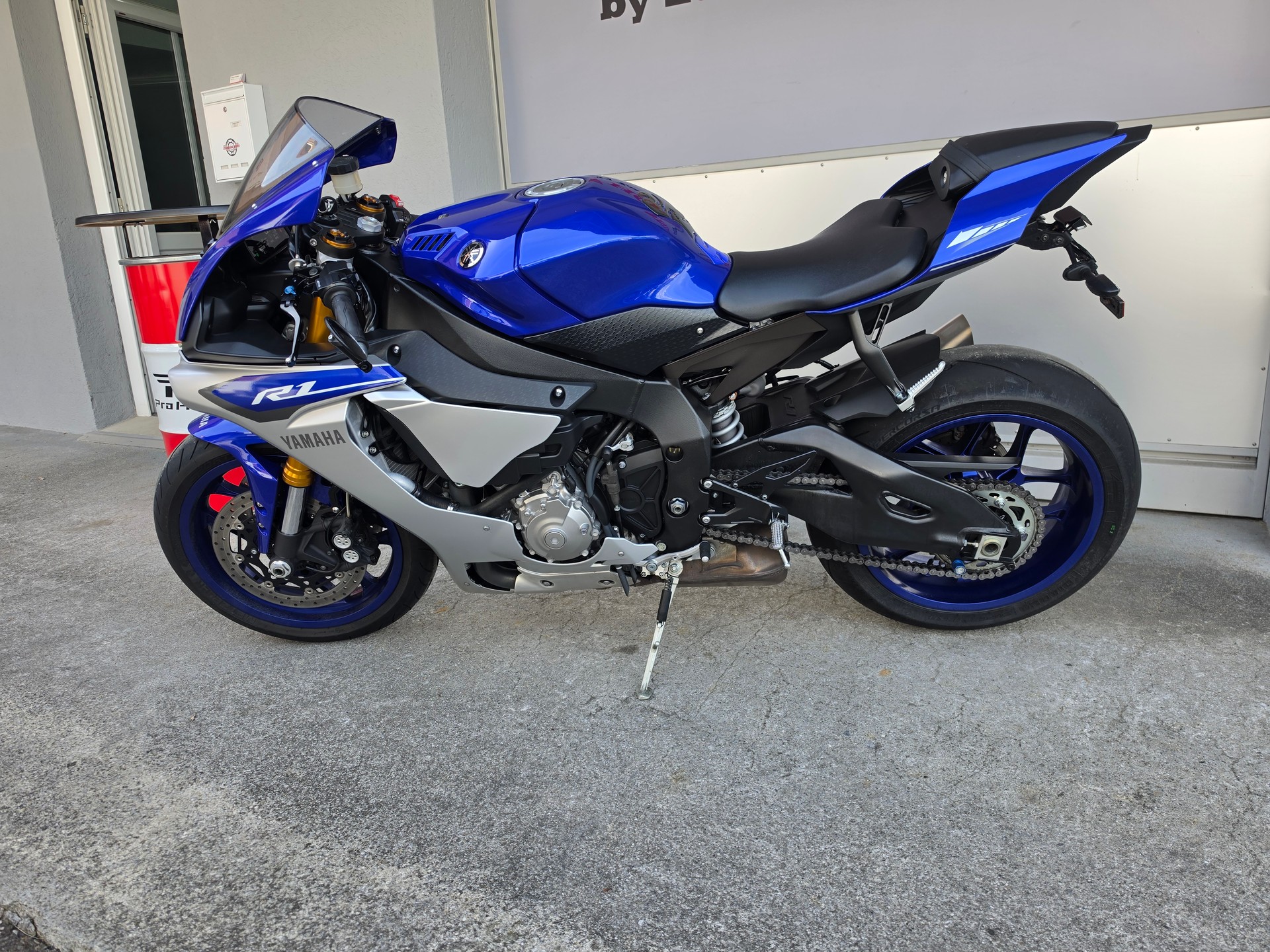 YAMAHA YZF-R1 ABS-showroom-element-3
