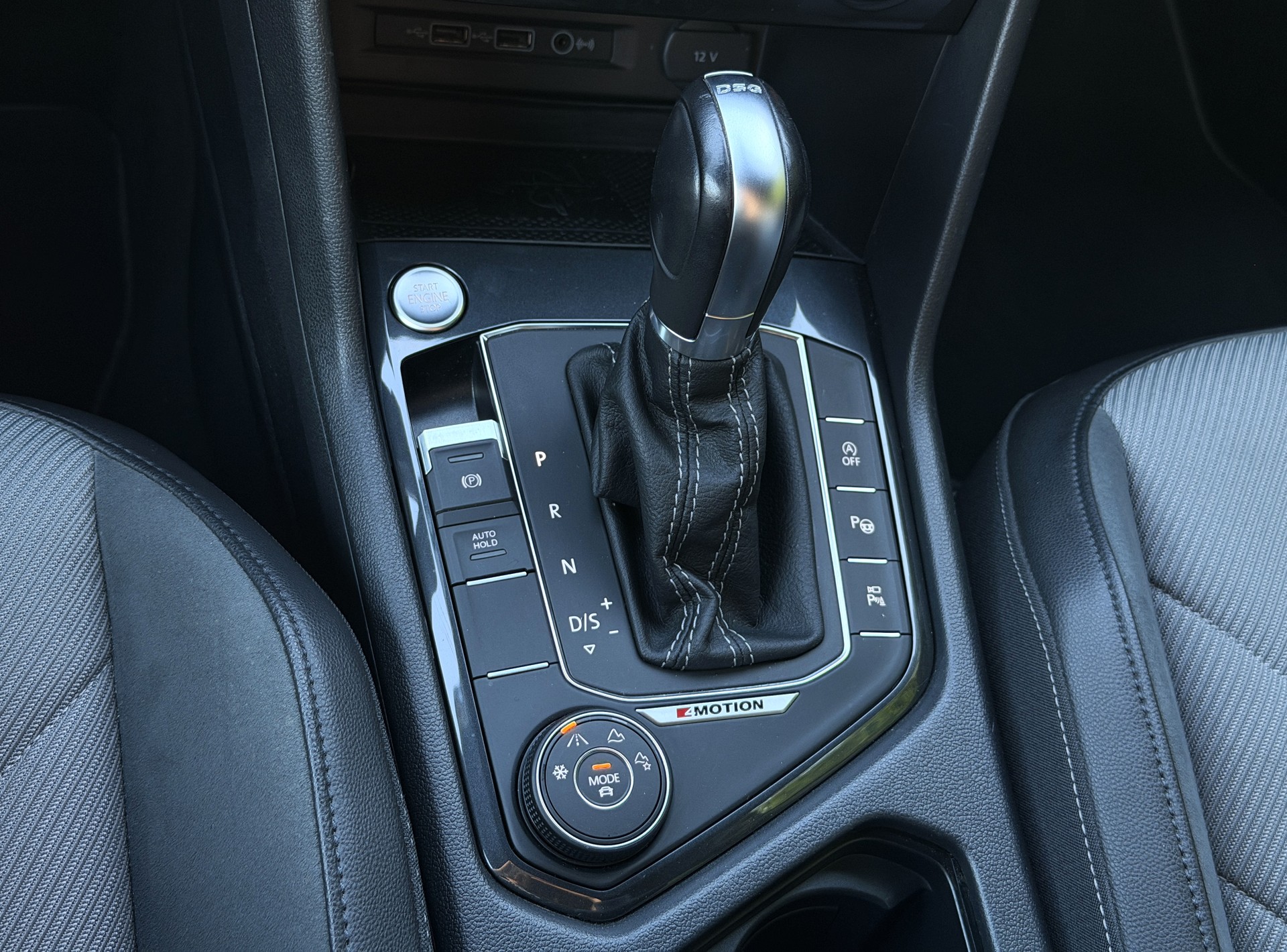 VW Tiguan 2.0 TDI SCR Highline R-Line 4Motion DSG / CH-Fahrzeug / Anhängerkupplung-image-20