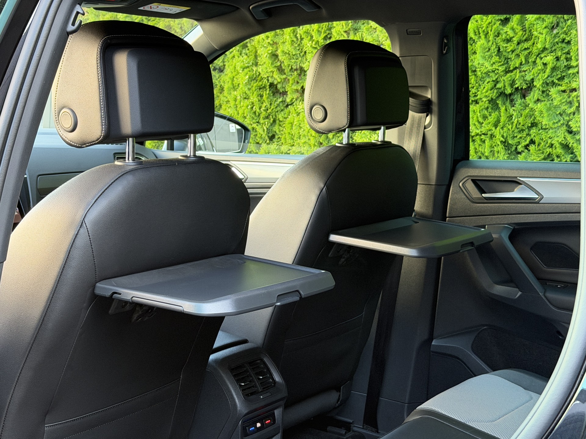 VW Tiguan 2.0 TDI SCR Highline R-Line 4Motion DSG / CH-Fahrzeug / Anhängerkupplung-image-26