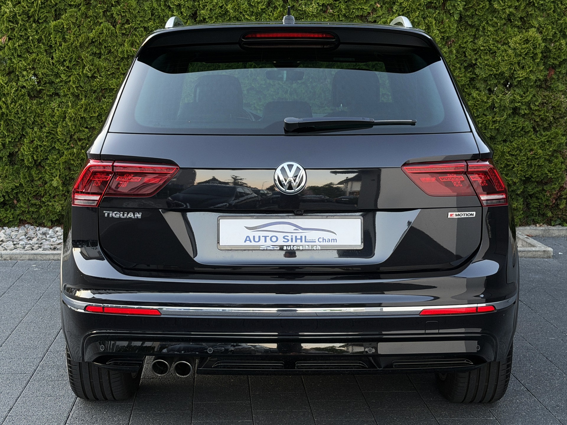 VW Tiguan 2.0 TDI SCR Highline R-Line 4Motion DSG / CH-Fahrzeug / Anhängerkupplung-image-9