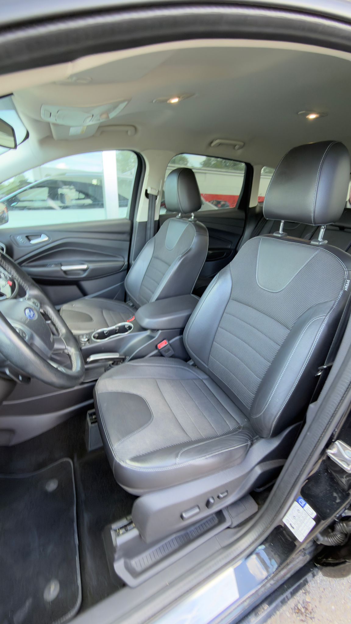 FORD Kuga 2.0 TDCi Titanium S 4WD PowerShift-image-14