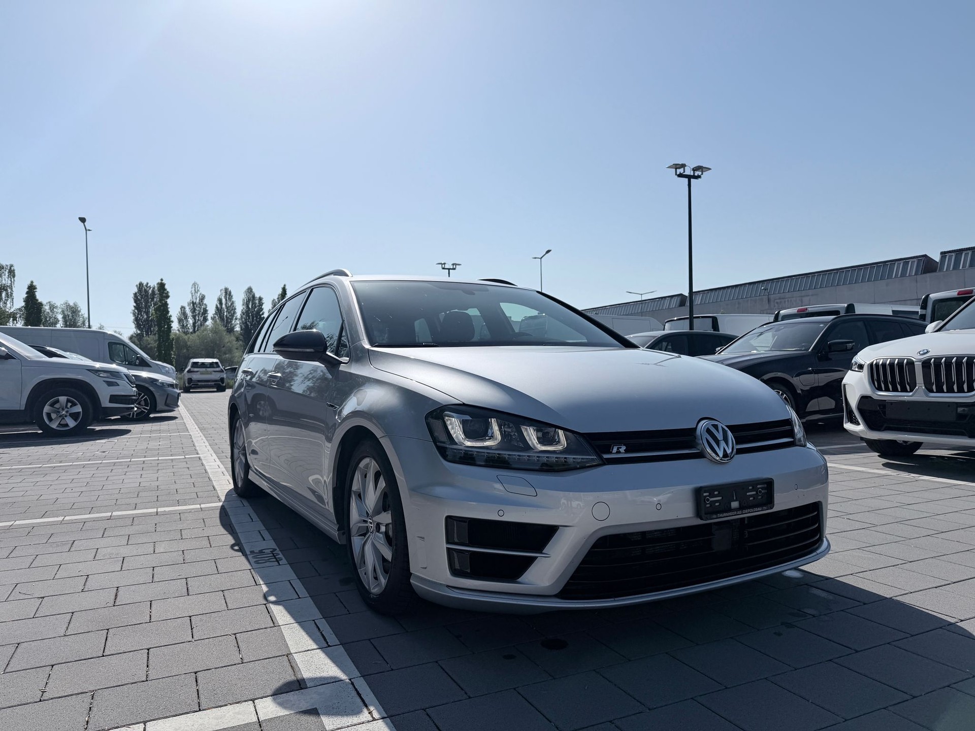 VW Golf Variant 2.0 TSI R 4 Motion DSG-image-0