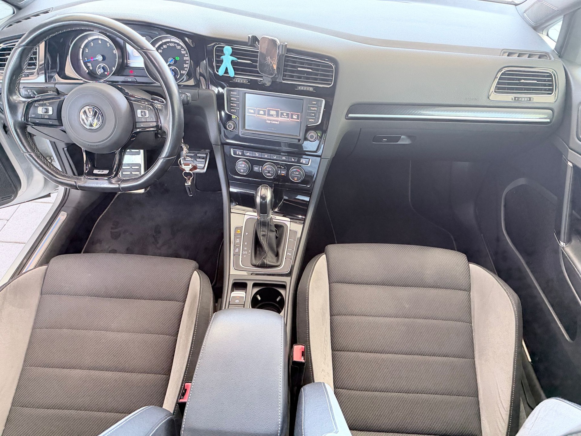 VW Golf Variant 2.0 TSI R 4 Motion DSG-image-7
