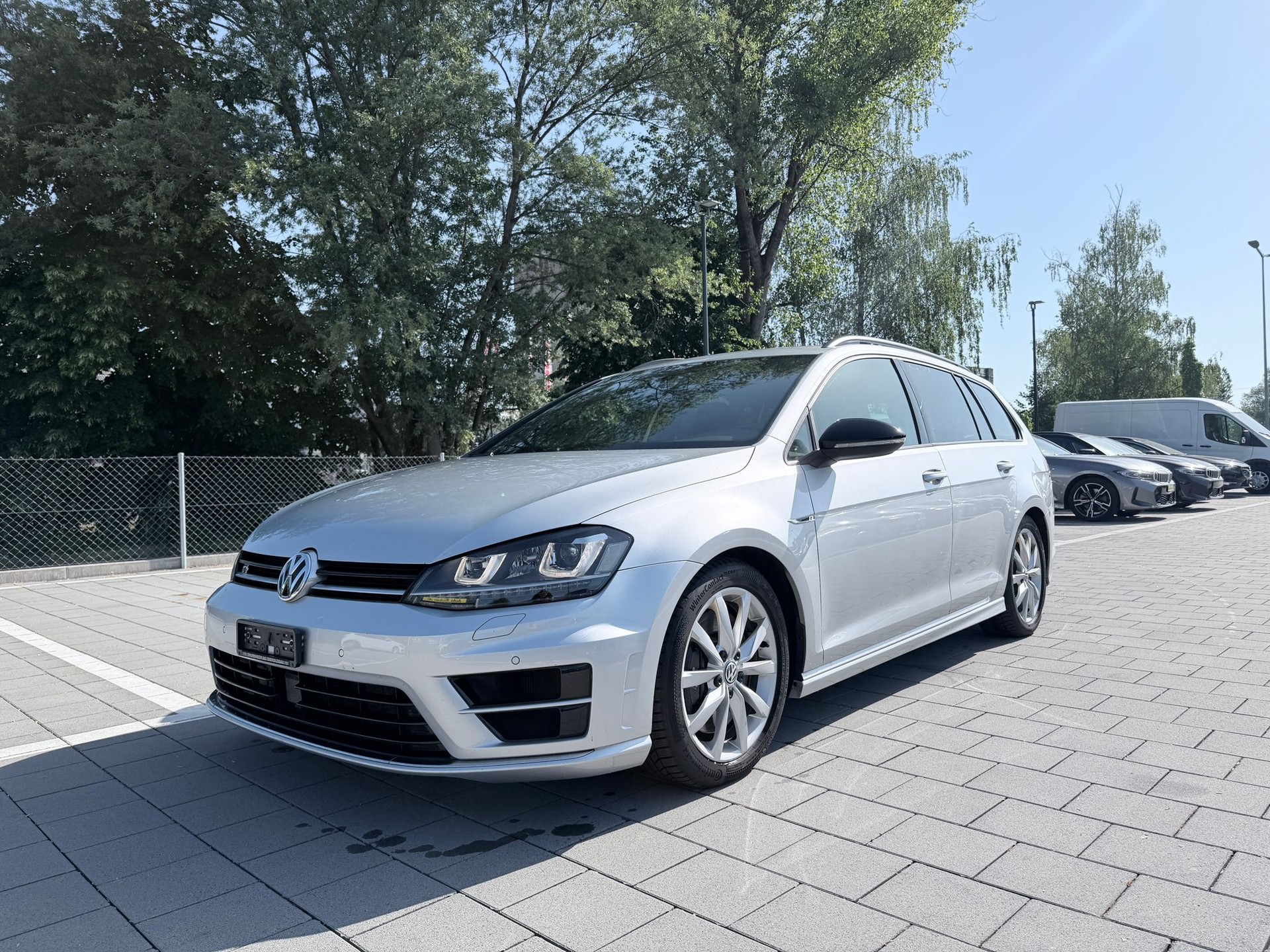 VW Golf Variant 2.0 TSI R 4 Motion DSG-image-1