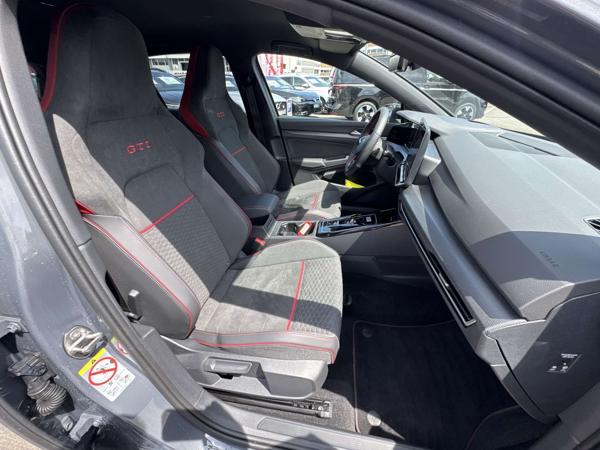 VW Golf 2.0 TSi GTi 301PS Clubsport DSG-Automat-image-12