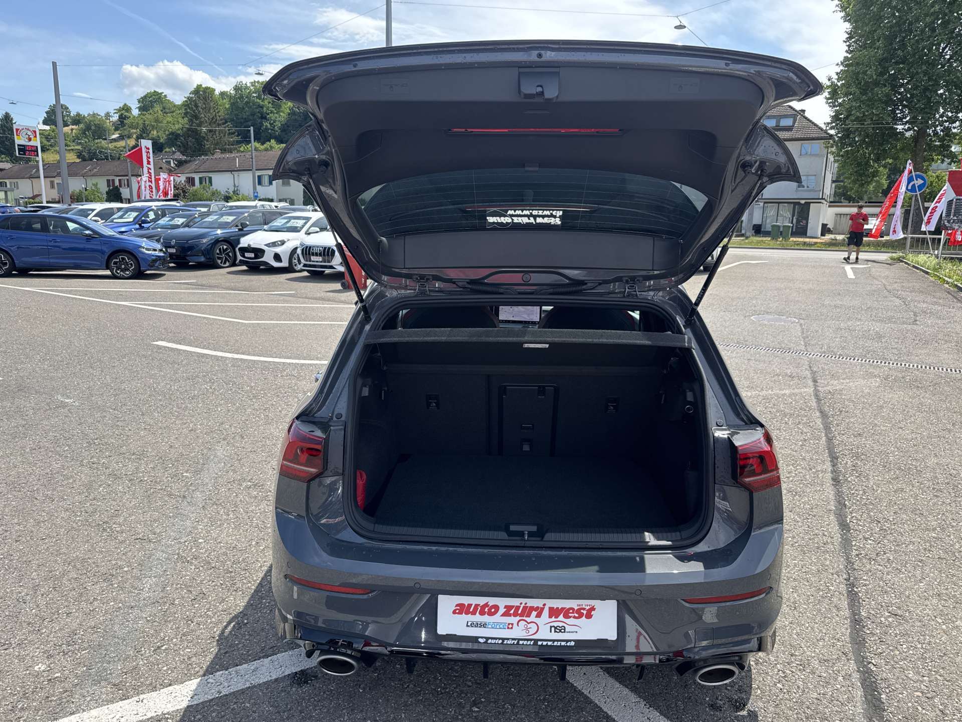 VW Golf 2.0 TSi GTi 301PS Clubsport DSG-Automat-image-7