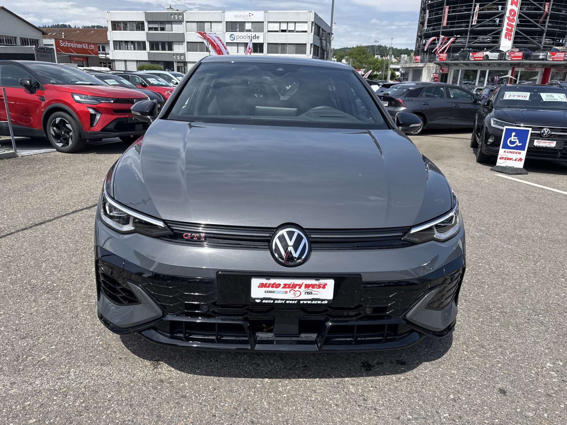 VW Golf 2.0 TSi GTi 301PS Clubsport DSG-Automat-image-13