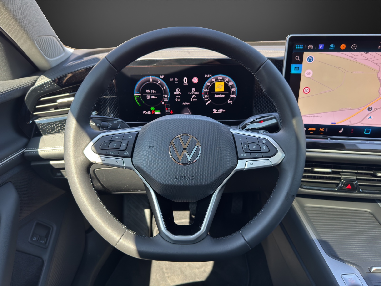 VW Passat Variant 1.5 TSI evo2 Plug-In- Hybrid Business DSG-image-10