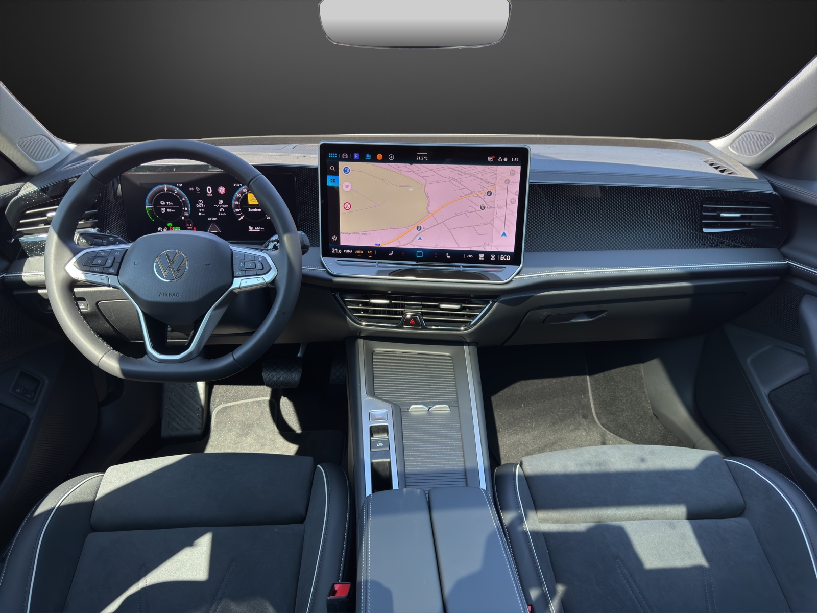 VW Passat Variant 1.5 TSI evo2 Plug-In- Hybrid Business DSG-image-9