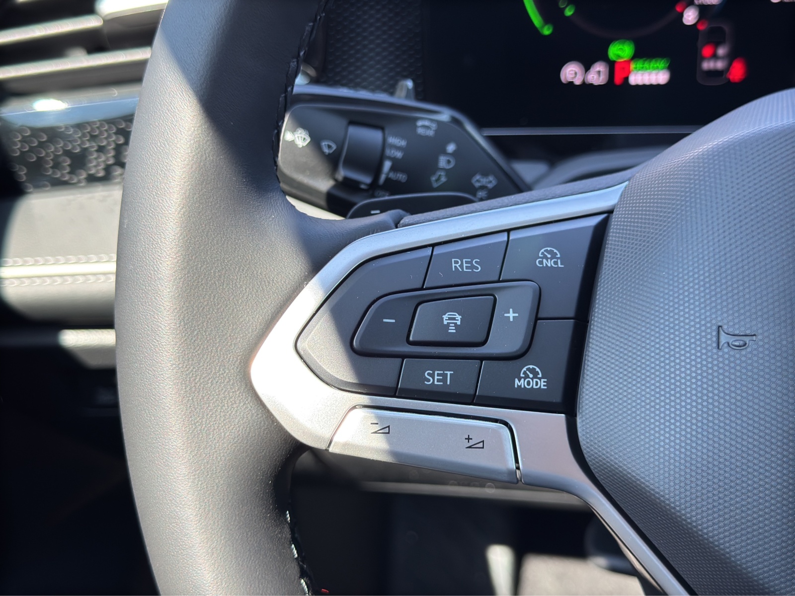 VW Passat Variant 1.5 TSI evo2 Plug-In- Hybrid Business DSG-image-16