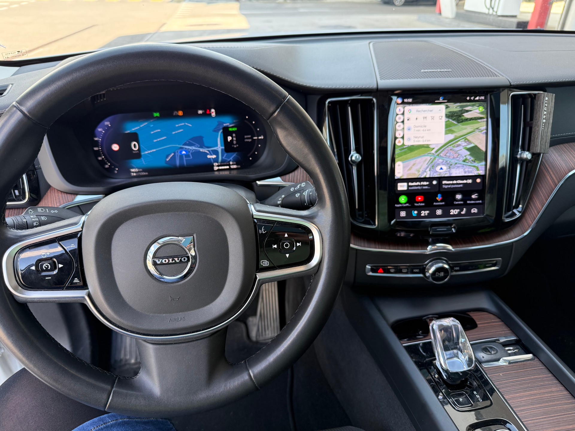 VOLVO 2.0 T8 TE Ultimate Dark eAWD-image-4