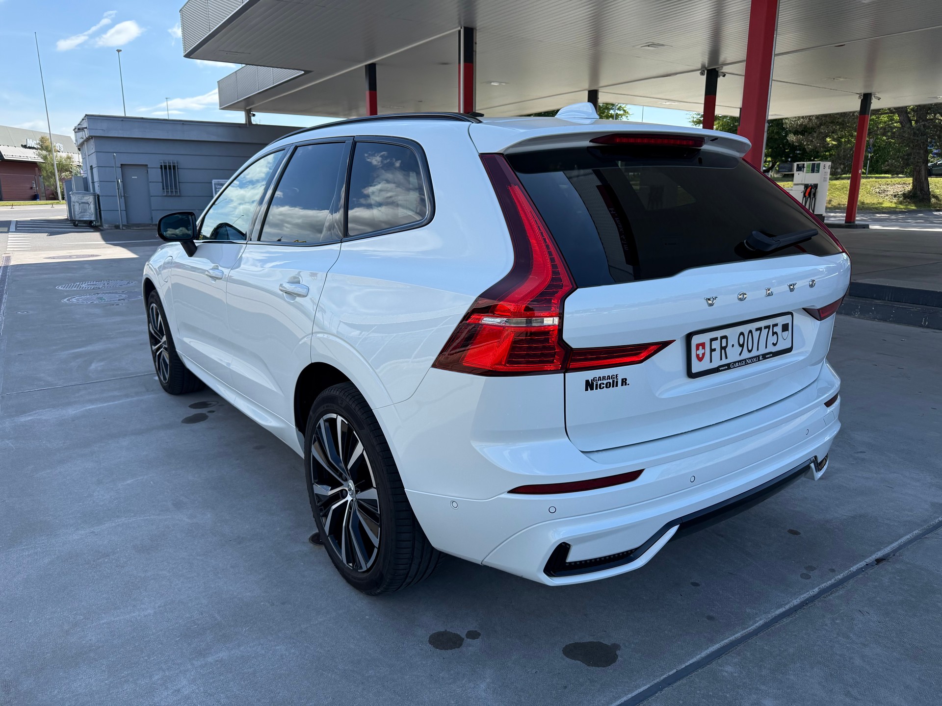 VOLVO 2.0 T8 TE Ultimate Dark eAWD-image-3