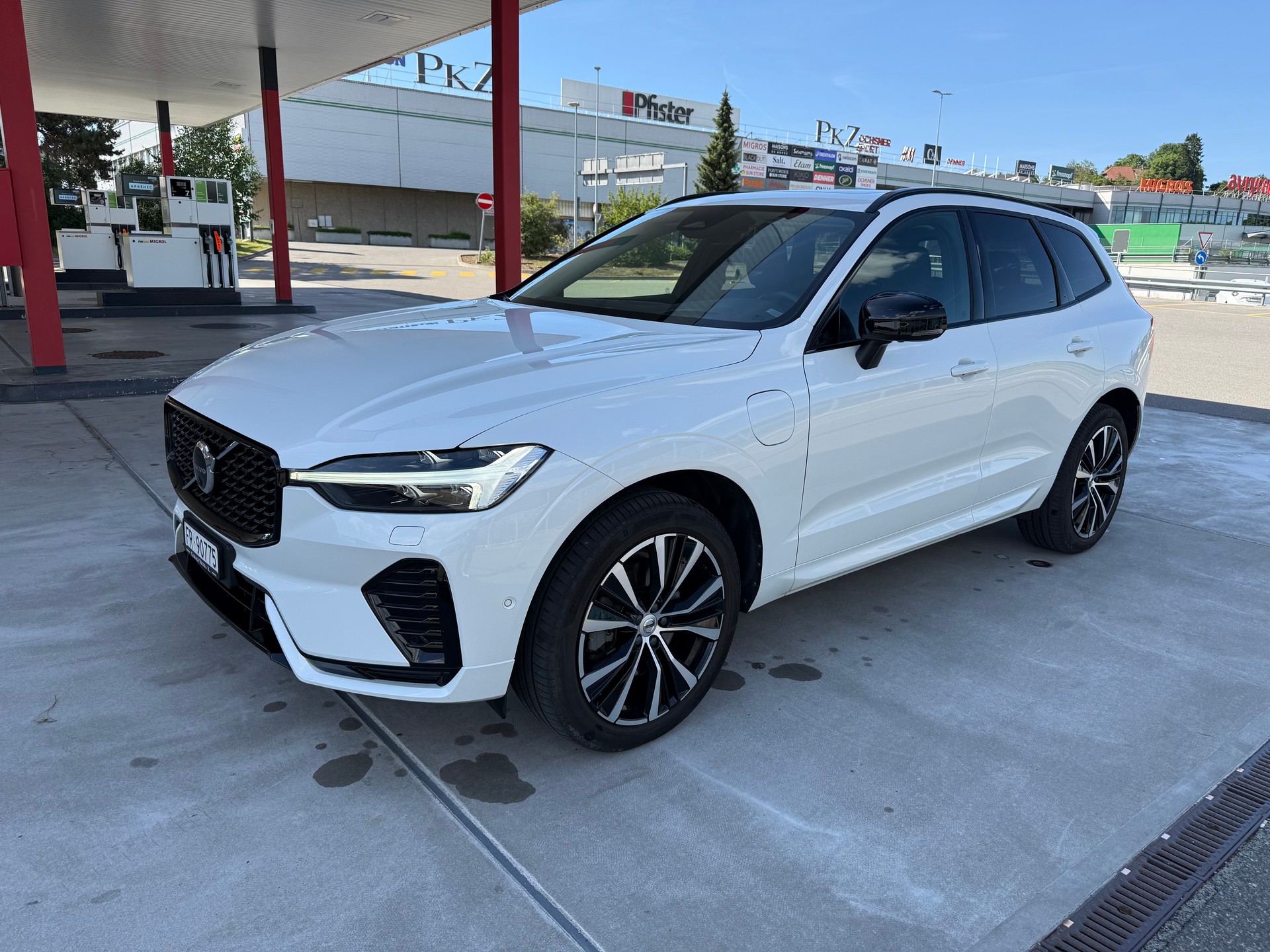 VOLVO 2.0 T8 TE Ultimate Dark eAWD-image-0