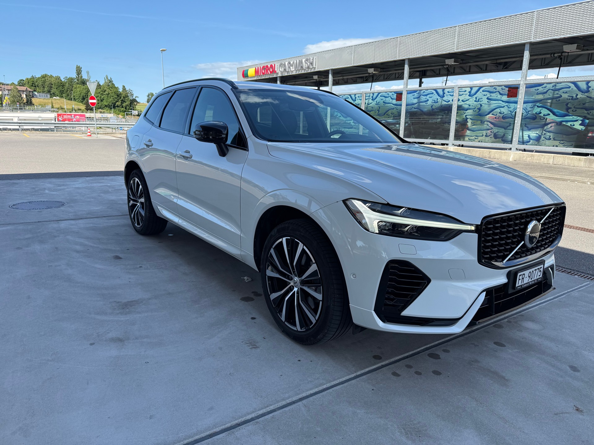 VOLVO 2.0 T8 TE Ultimate Dark eAWD-image-1
