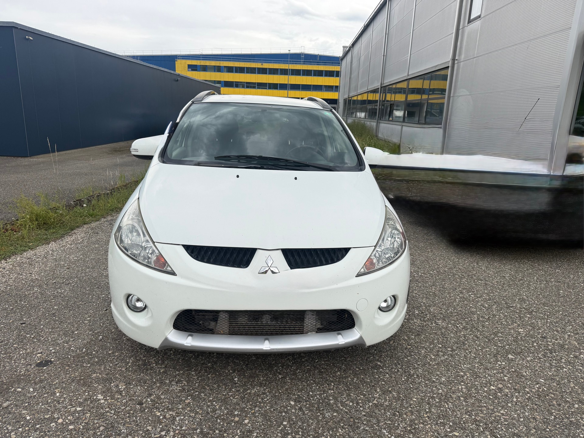 MITSUBISHI Grandis 2.0 16V DID Swiss Edition-image-3