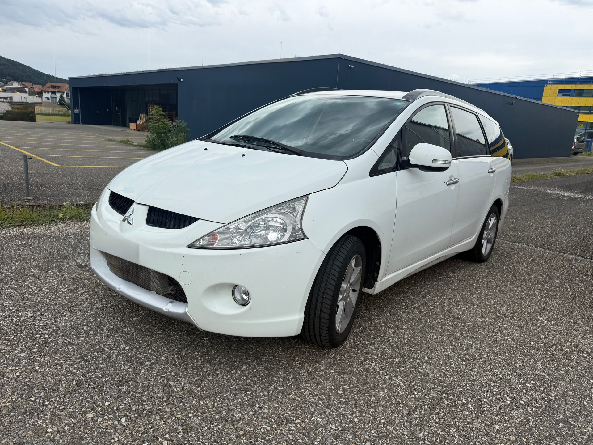 MITSUBISHI Grandis 2.0 16V DID Swiss Edition-image-1