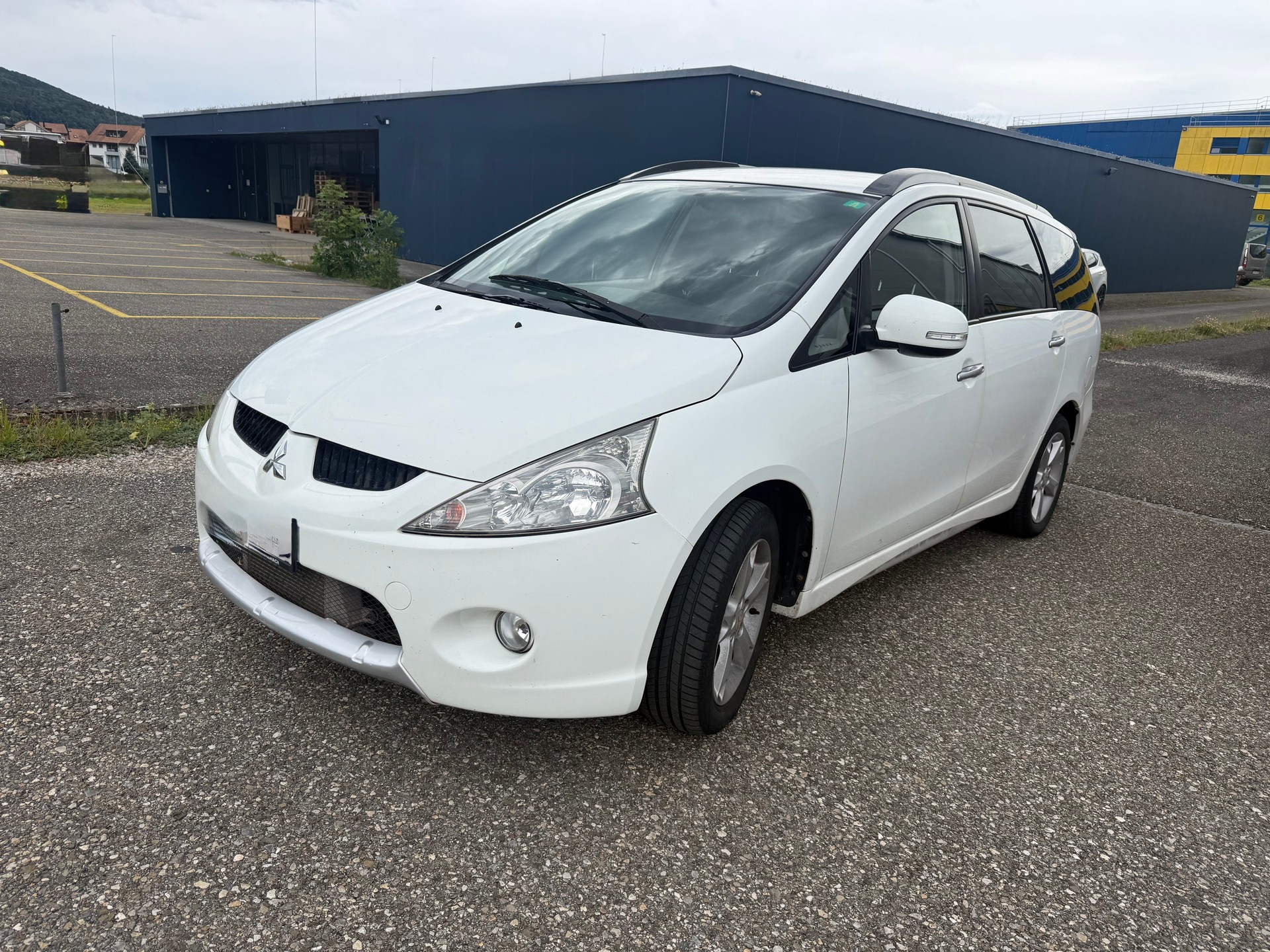 MITSUBISHI Grandis 2.0 16V DID Swiss Edition-image-0