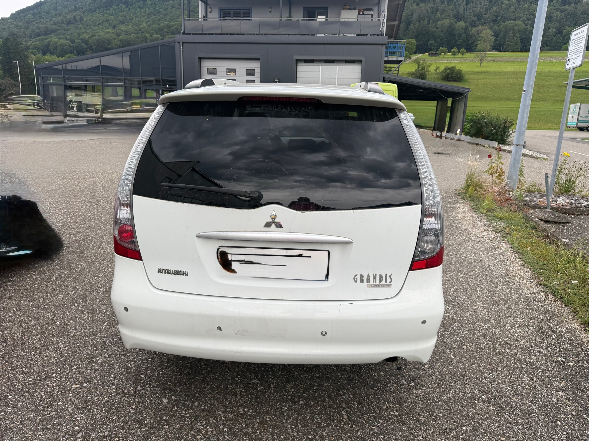 MITSUBISHI Grandis 2.0 16V DID Swiss Edition-image-9