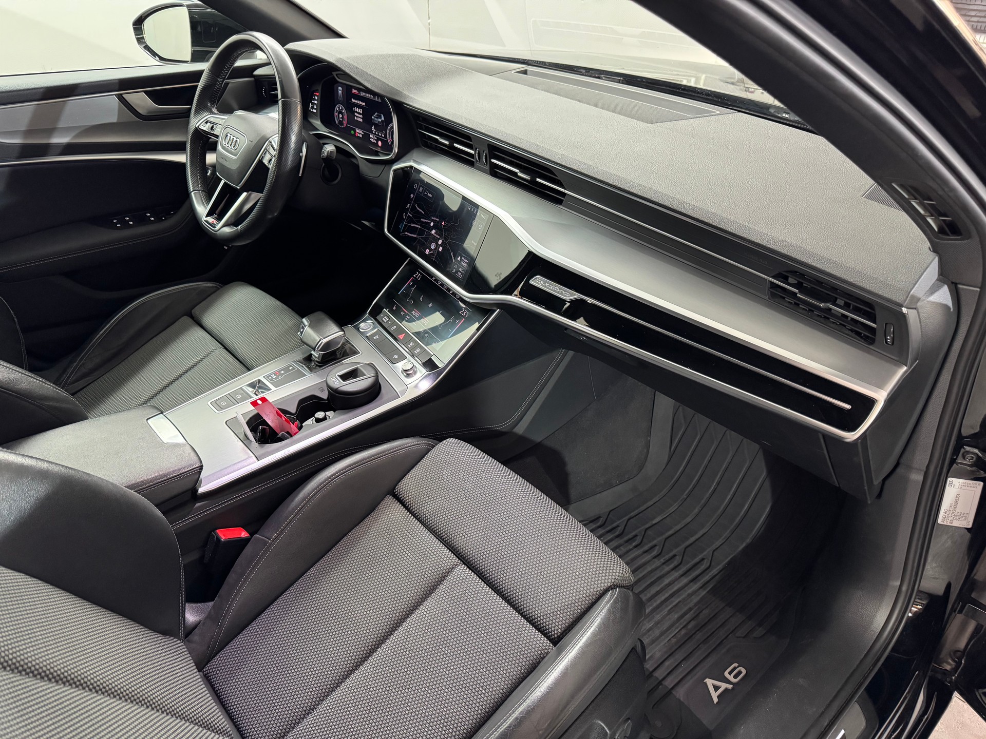SKODA Karoq 2.0 TDI SCR SportLine 4x4 DSG-image-6