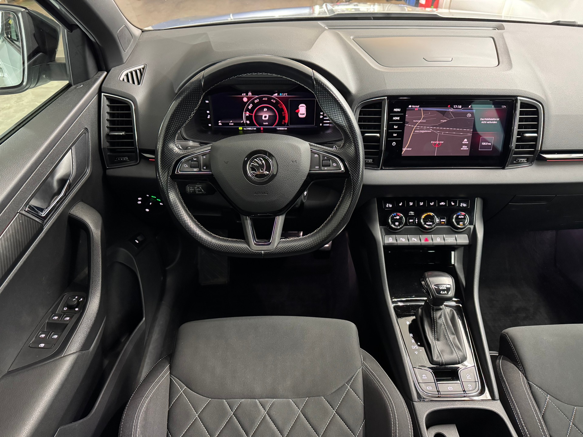 SKODA Karoq 2.0 TDI SCR SportLine 4x4 DSG-image-7