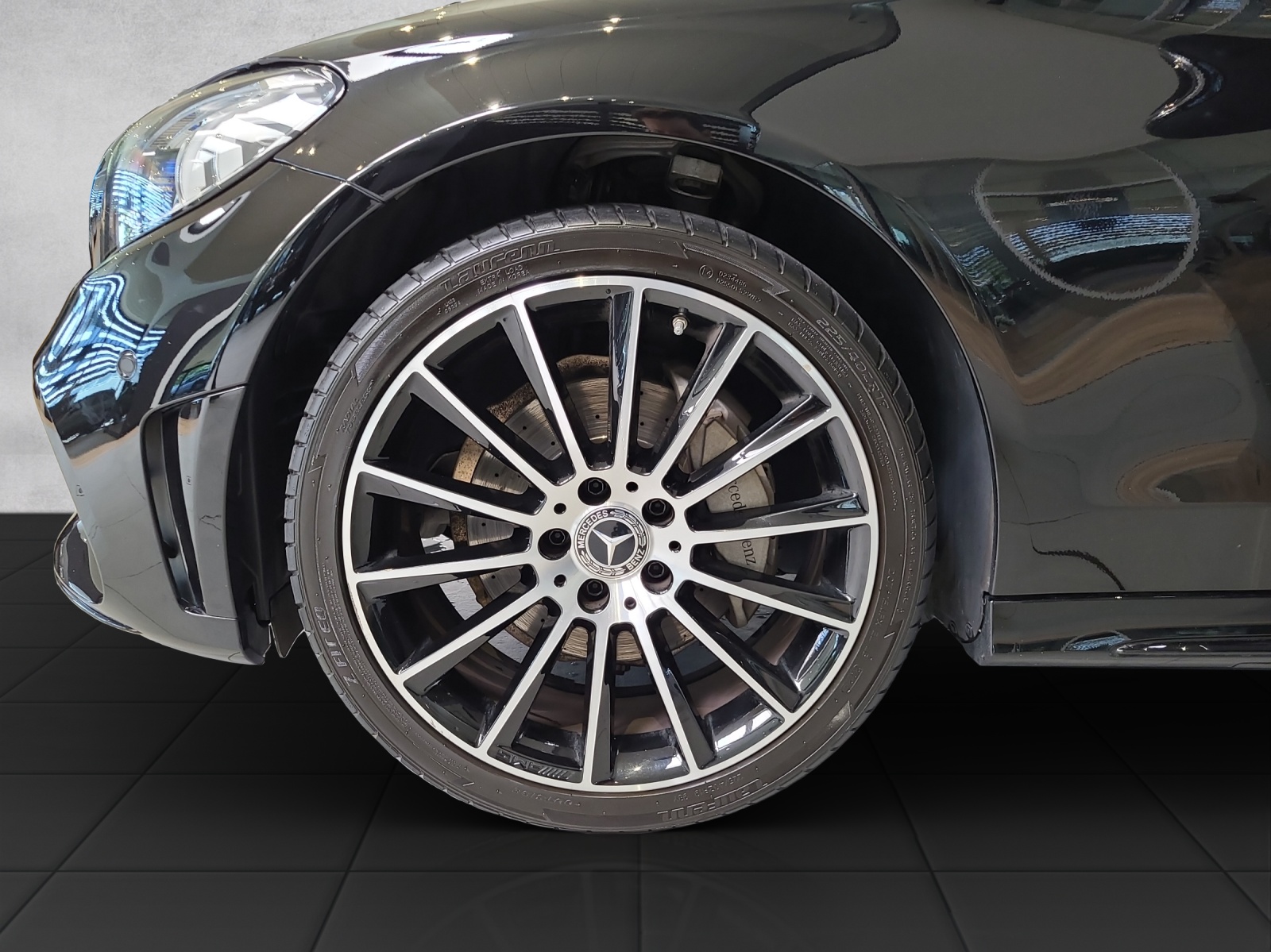 MERCEDES-BENZ C 200 Coupé 4Matic AMG Line 9G-Tronic-image-9