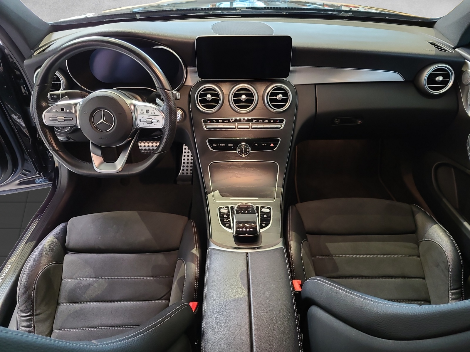 MERCEDES-BENZ C 200 Coupé 4Matic AMG Line 9G-Tronic-image-11