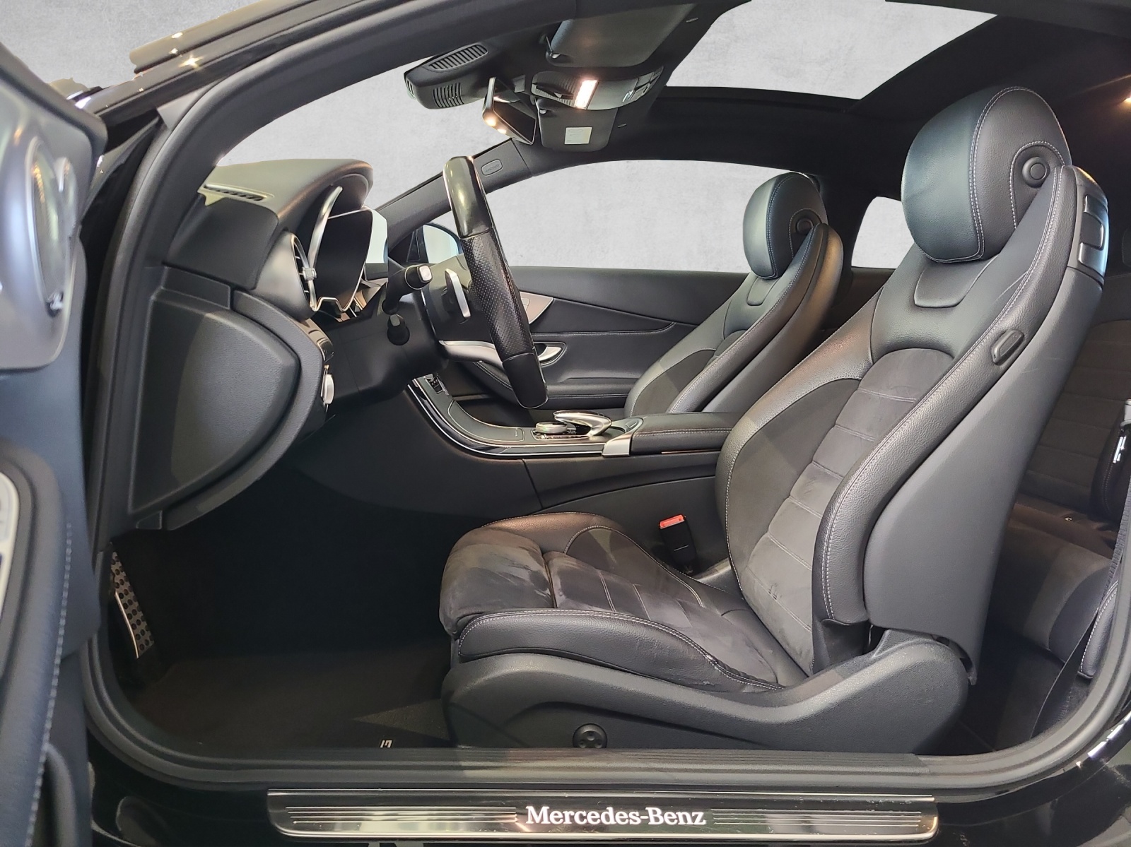 MERCEDES-BENZ C 200 Coupé 4Matic AMG Line 9G-Tronic-image-7